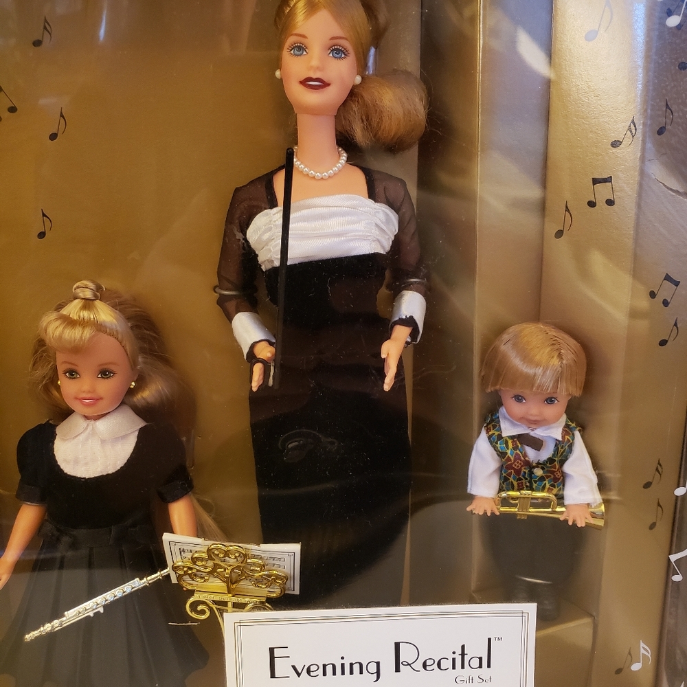 Evening Recital Barbie, Kelly, Stacie,Tommy dolls - Picture 2 of 4